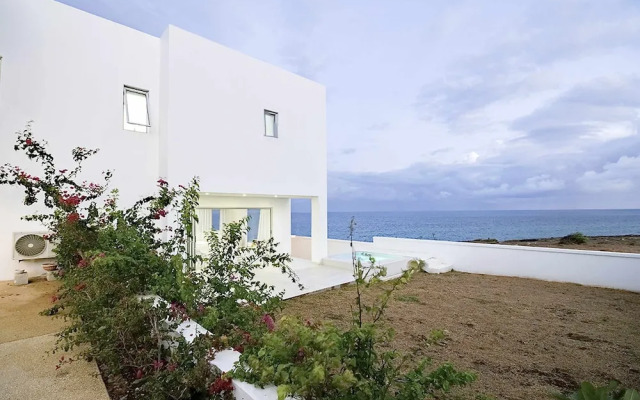 Lilypad Luxurious Cliffside Villa With Stunning Sea Views