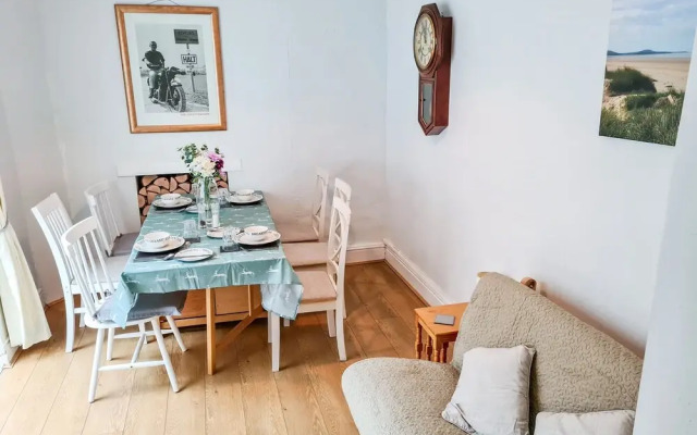 62 Danlan Road, Burry Port