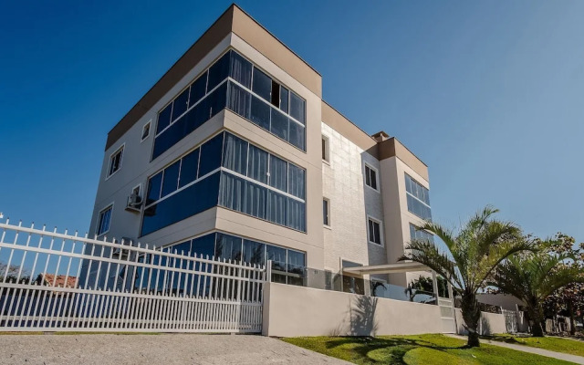 2 Bedroom Apartment 260m From the Beach Rib0201