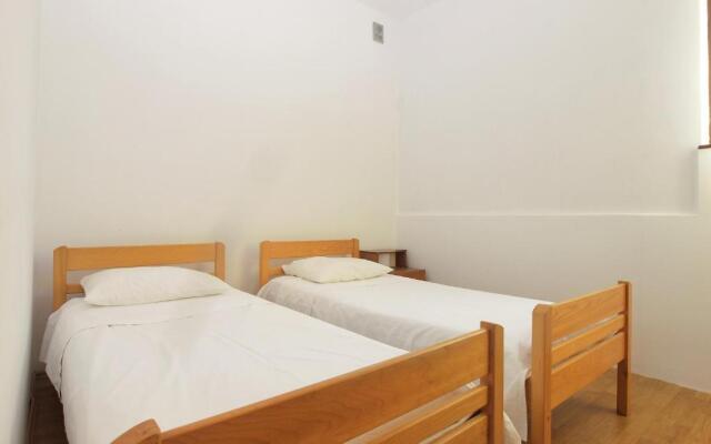 Apartment 695