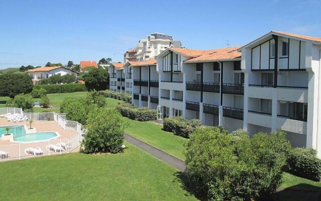 Studio cabine résidence 4 étoiles piscine tennis golf parking privé