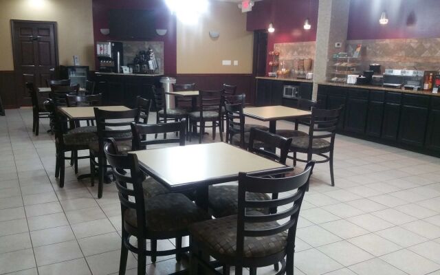 AmericInn by Wyndham Woodstock IL