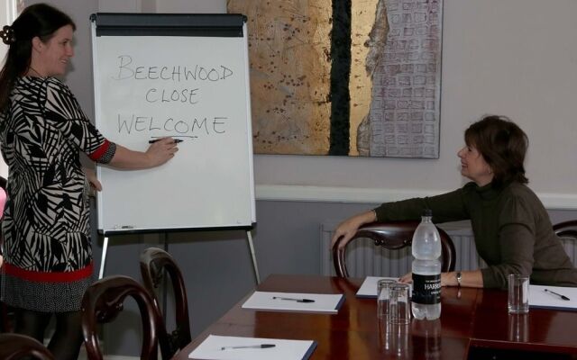Beechwood Close Hotel