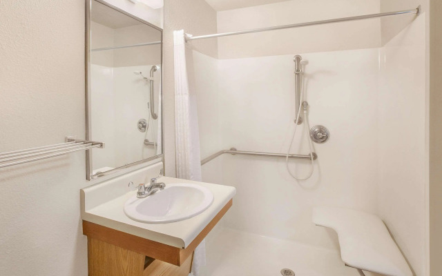 WoodSpring Suites Tyler Rose Garden