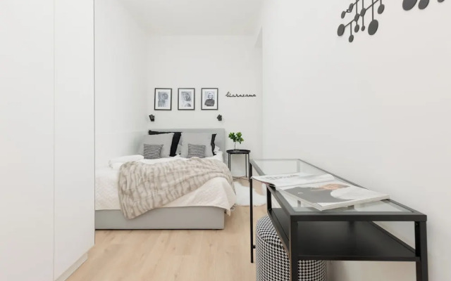Apartment Warsaw Krucza by Renters