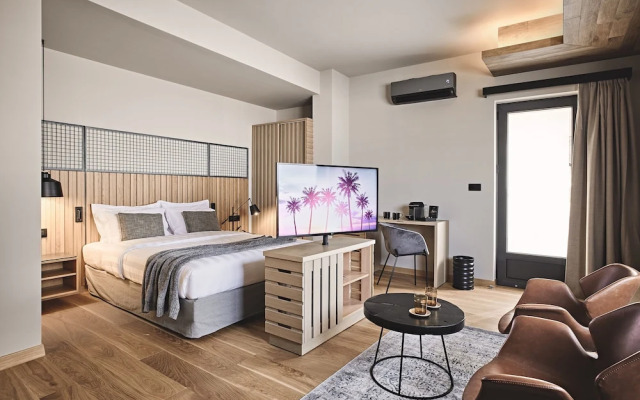 Cama Luxury Suites