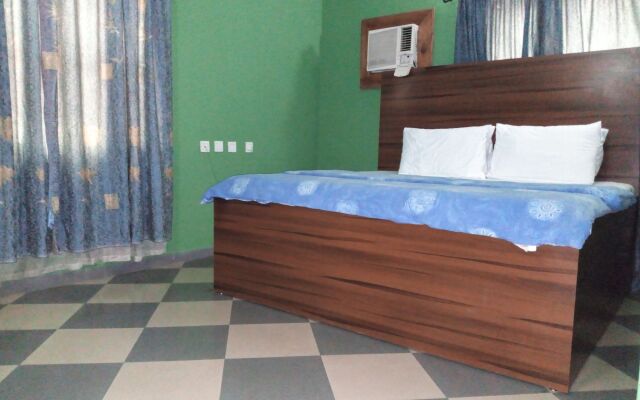 Richanthonio Suites