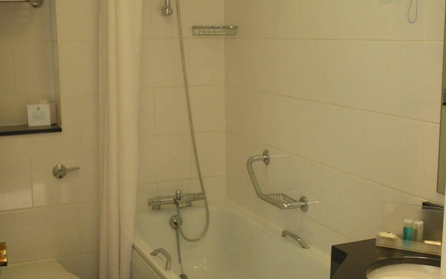 Holiday Inn Doncaster A1 M Jct 36 by IHG