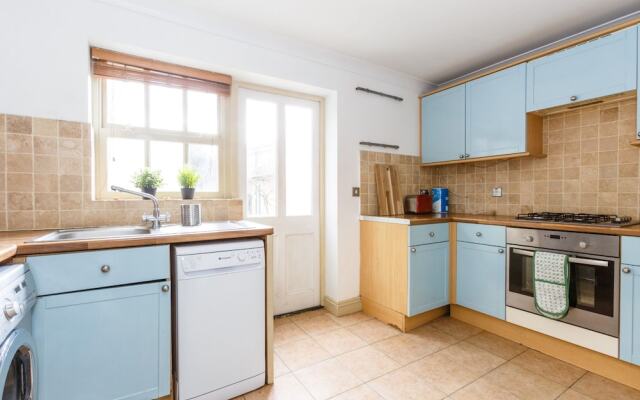Amazing Detached House in Trendy Peckham Sleeps 6