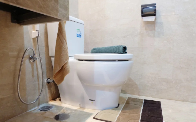 Strategic And Comfy Studio Menteng Park Apartment