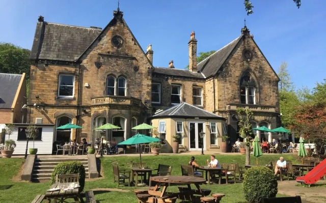 Holmfield Arms