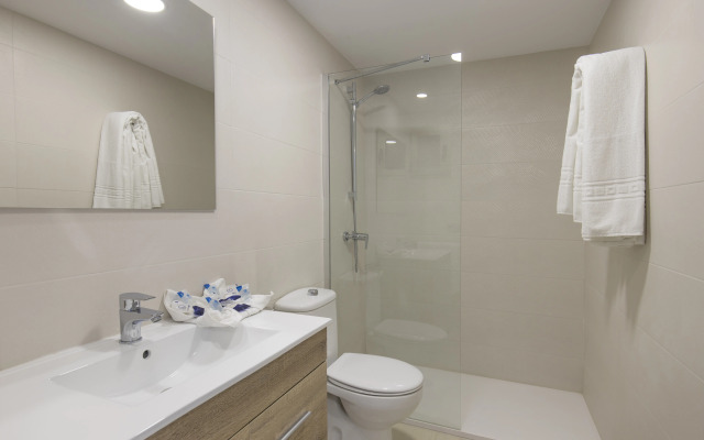 Aparthotel BCL Levante Lux