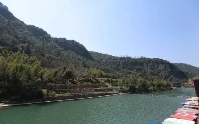 Mountainside famous accommodation