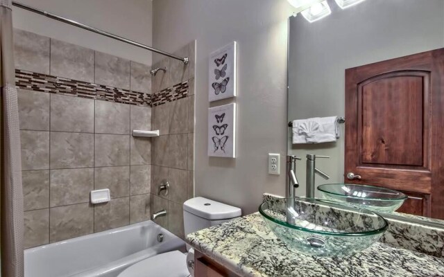 Conifer - 3 Br condo by RedAwning