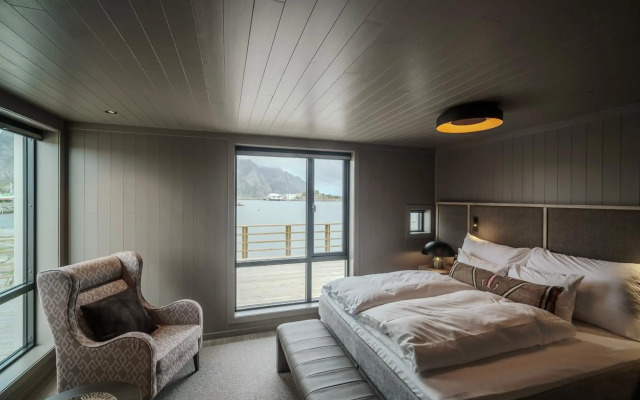 Henningsvaer Bryggehotell By Classic Norway Hotels