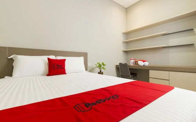 RedDoorz Plus @ Patal Senayan