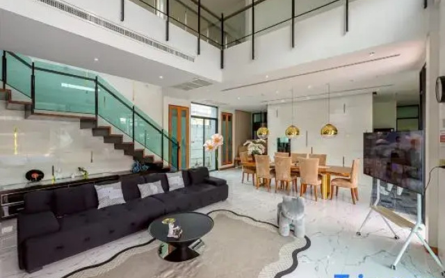Luxury five-room pool villa