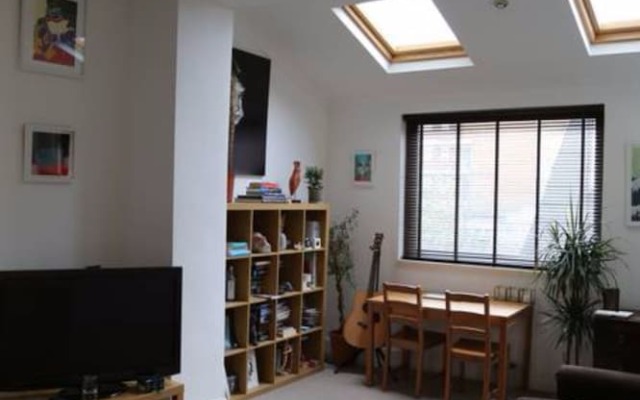 1 Bedroom Flat With Skylights Sleeps 2