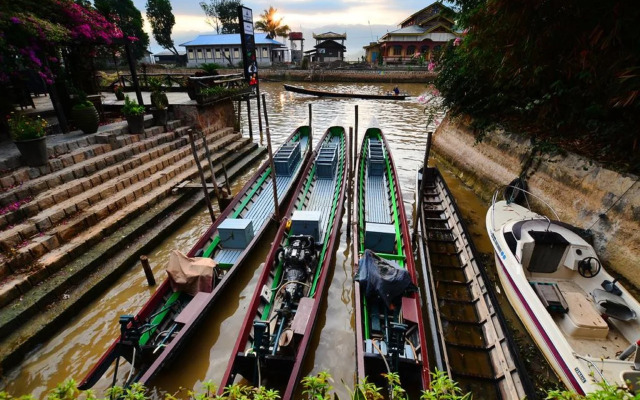 The Manor Lake Front Resort by Phyu Zin Group of Hotels