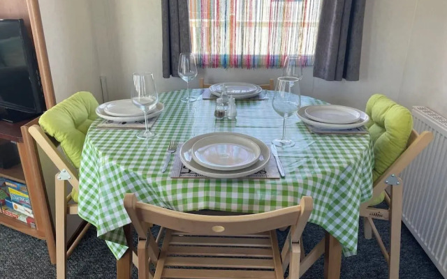 27 Tower View Pevensey Bay Holiday Park Beach