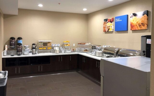 Comfort Inn & Suites Orange County John Wayne Airport