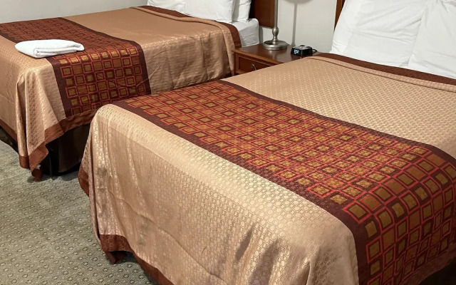 Colonial Motel