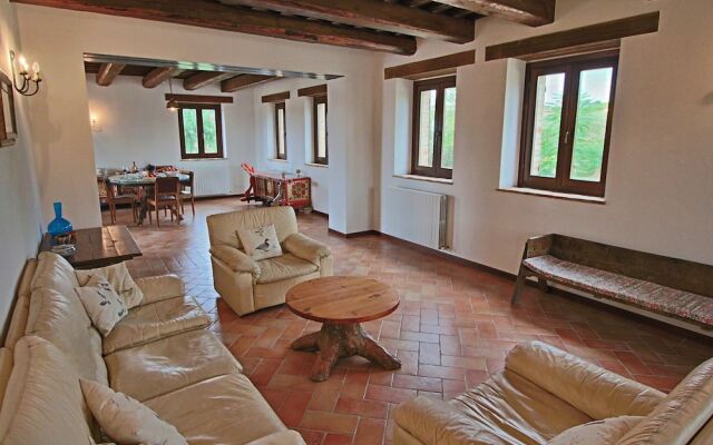 Luxurious Mansion with Private Garden in Montecassiano