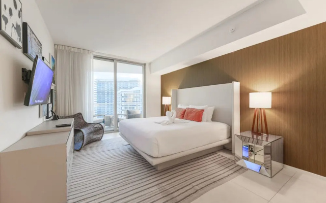 Luxury Condo wOcean Views close to Beach