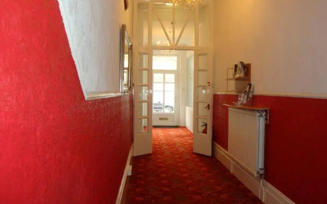 Sandhurst Hotel