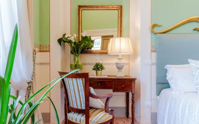 Villa Hugo in Lucca With 5 Bedrooms and 6 Bathrooms