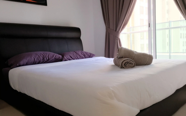 Mansion One Suites By Merlene – Guest Rooms – George Town