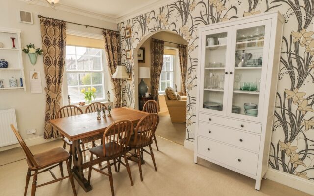Apartment 7, Sneaton Hall