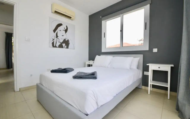 Beautiful 4 Bed Villa in Ayia Napa, Nissi Beach