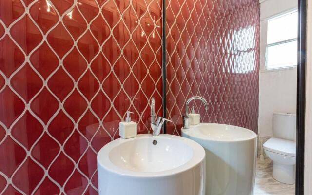 Renovated apartment at the heart of Istanbul with huge terrace