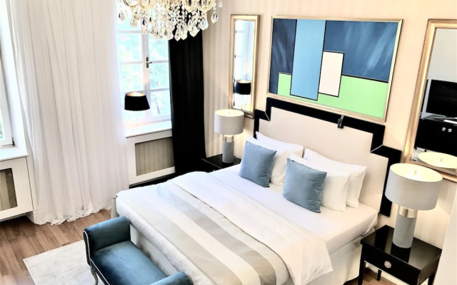 MONDRIAN Luxury Suites UNESCO Old Town