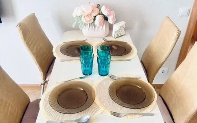 Апартаменты Кварт-Отель на ул. Земнухова 3