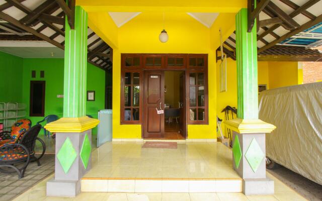 SPOT ON 1931 Kampung Osing Inn