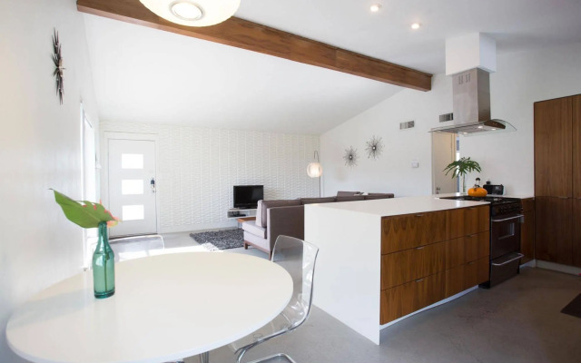 Travis Heights Modern I