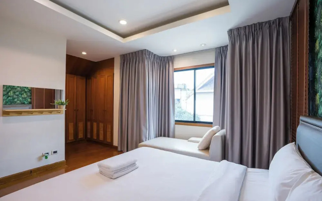 Natcha Pool Villa by Warin