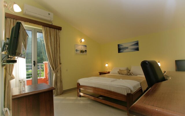 Hotel Ellena