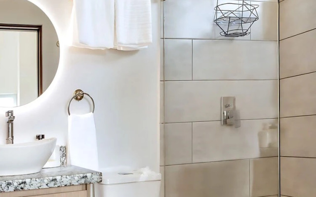 Upstay - Modern Jaco Beach Apartment With Pool