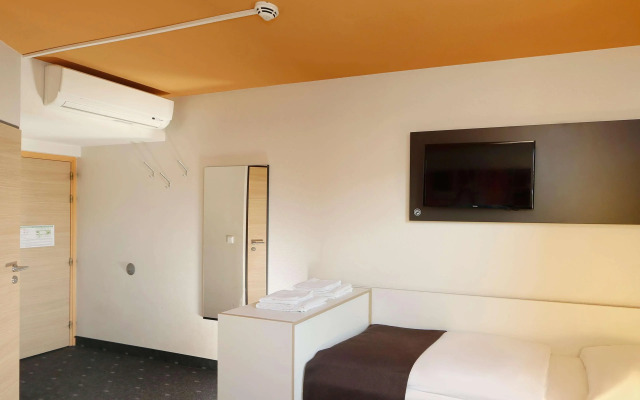 B&B HOTEL Berlin Genshagen-Süd