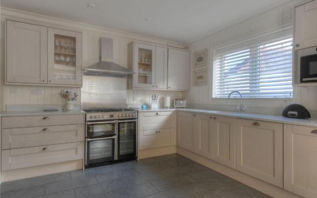 2 Hadleigh Villas