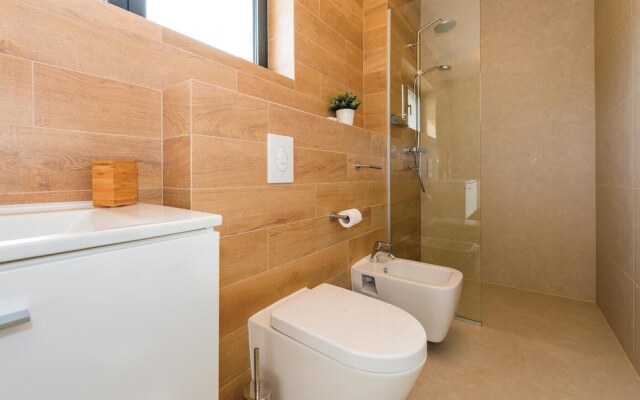 Beautiful Home in Tribunj With Wifi and 4 Bedrooms