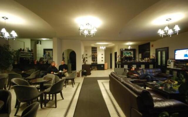 Batselas Traditional Hotel