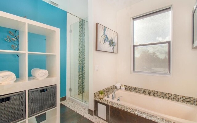 Hollywood Dream House - 5 Bedroom with Heated Pool