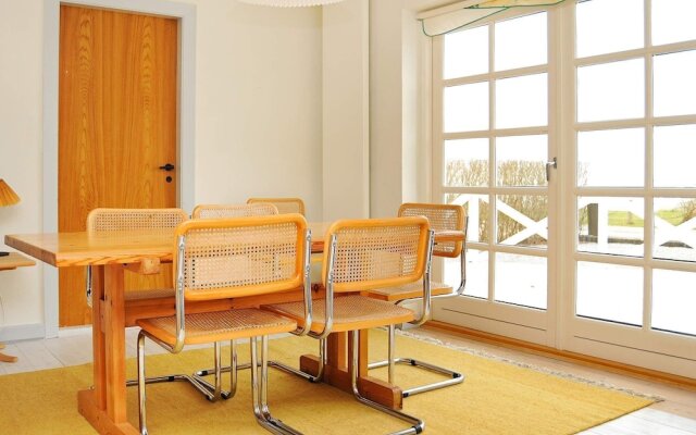 6 Person Holiday Home in Helnæs / Ebberup