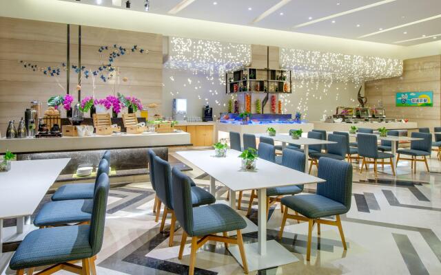 Holiday Inn Express Chengdu Huanhuaxi by IHG