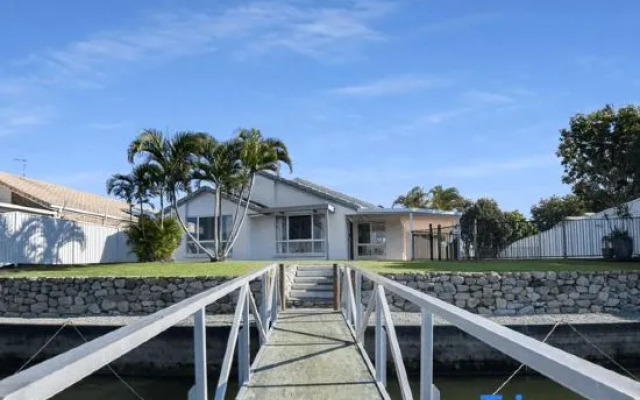 waterfront Cosy Getaway