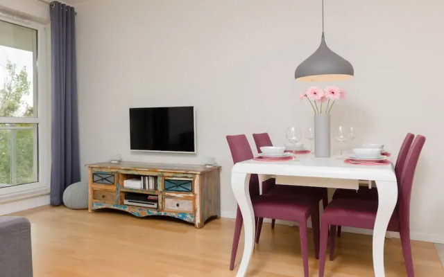 Apartment With Balcony Wolska by Renters